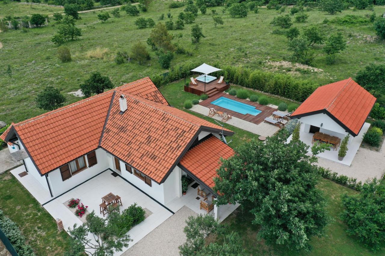 Villa Ena With Pool & Jacuzzi Donji Kasic Exterior foto